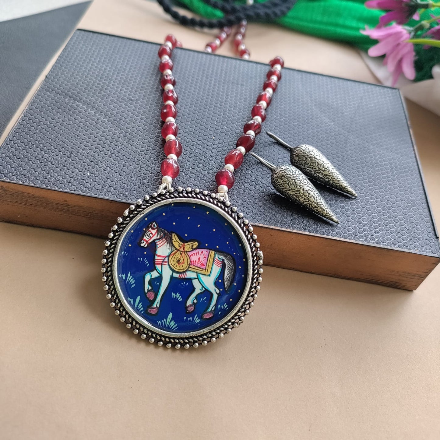 Round painted chain set