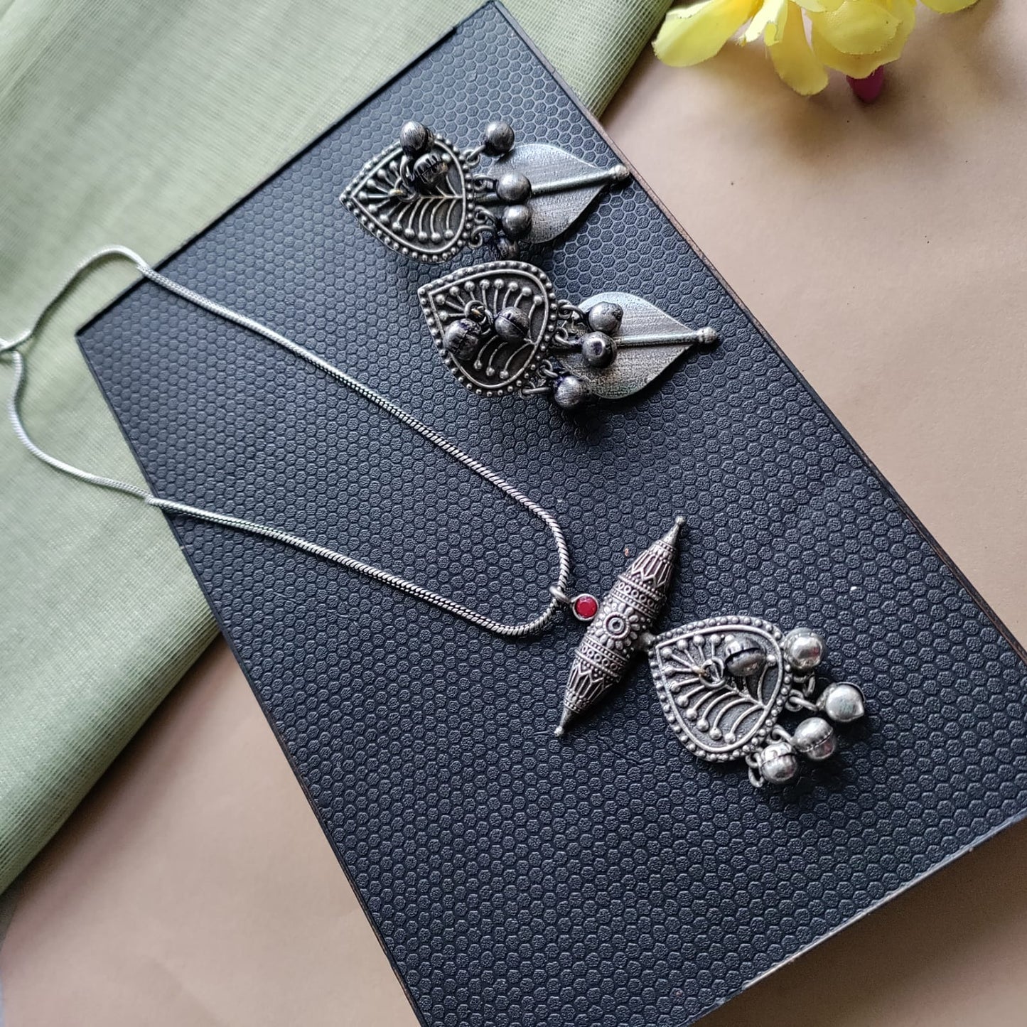 Long replica slver chain set