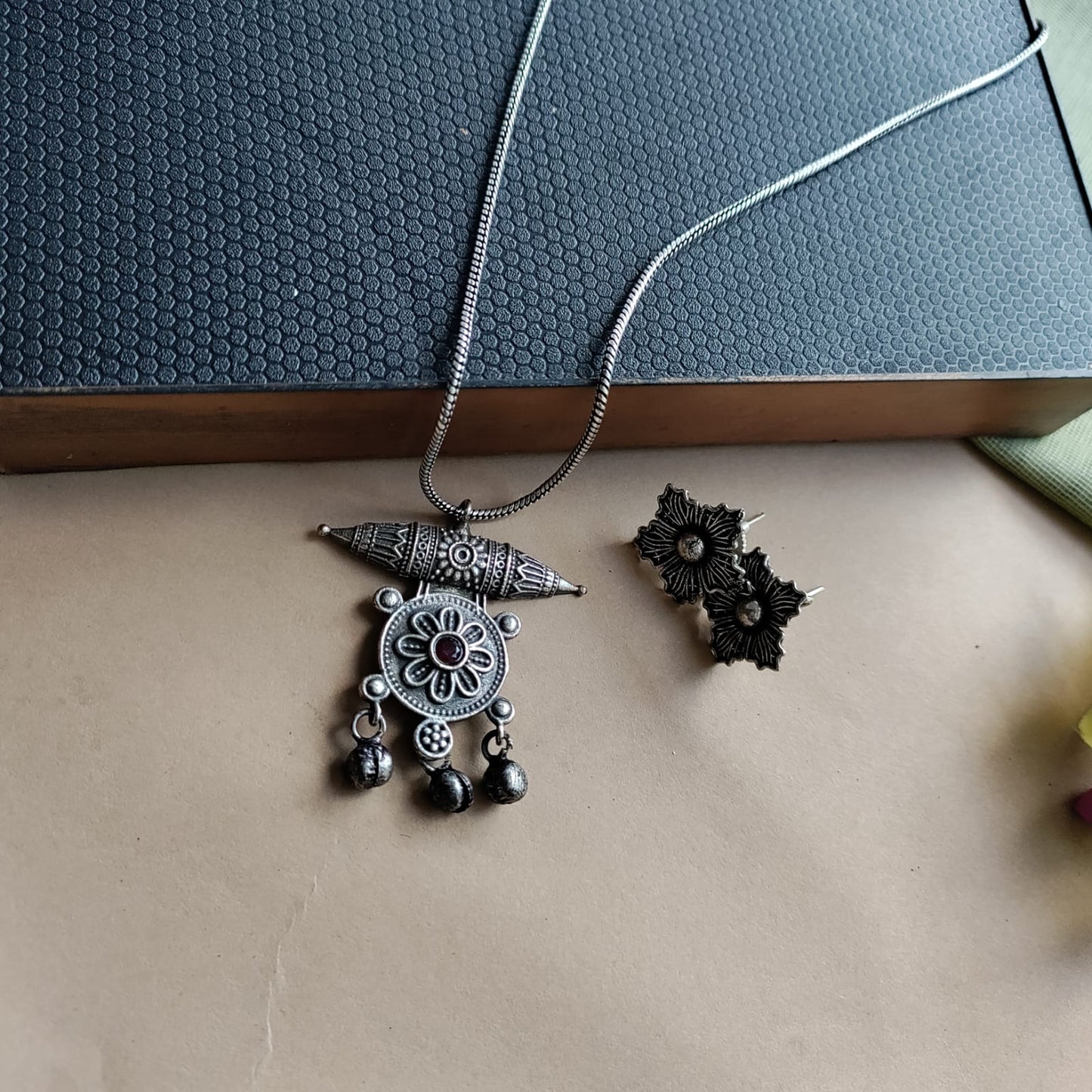 Long replica slver chain set