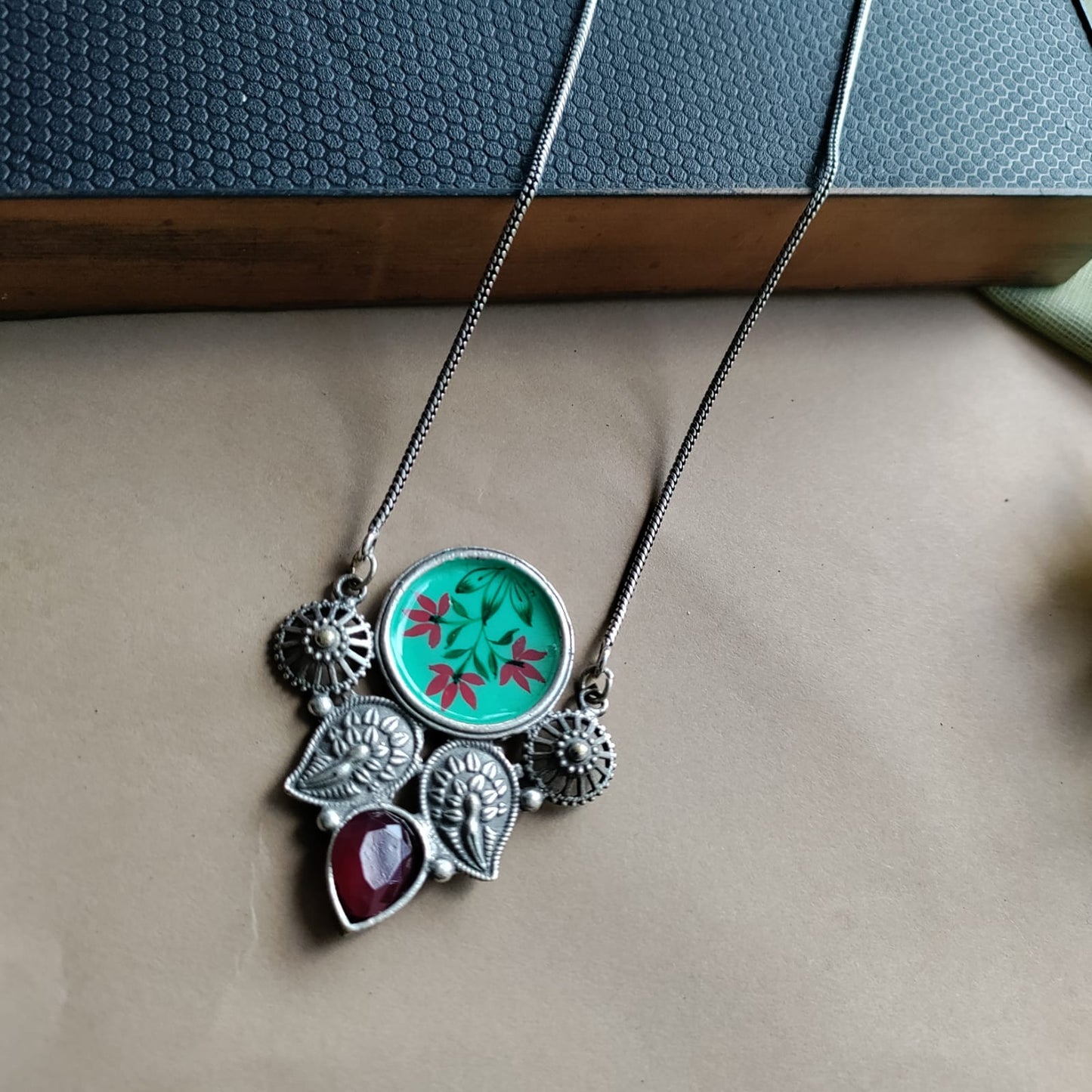 Long replica slver chain set