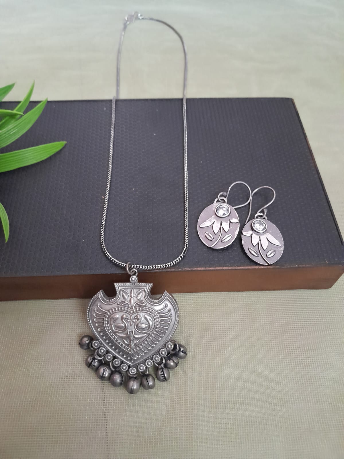 Long replica slver chain set