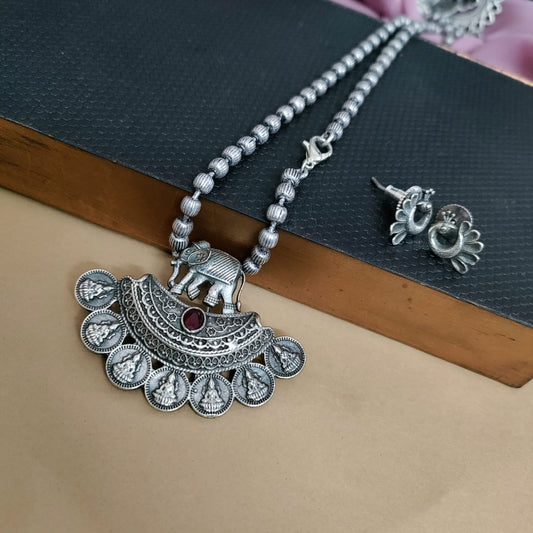 Long silver elephant replica chain set